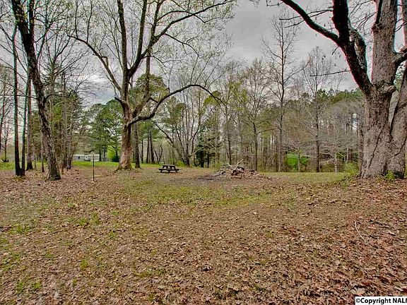 4th image of 990 County Road 110