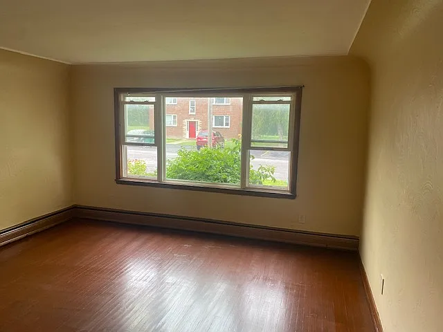 2 bed, 950 sqft, $1,200 — Photo 2