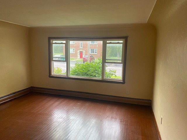 2nd image of 4230 E Allen St #4