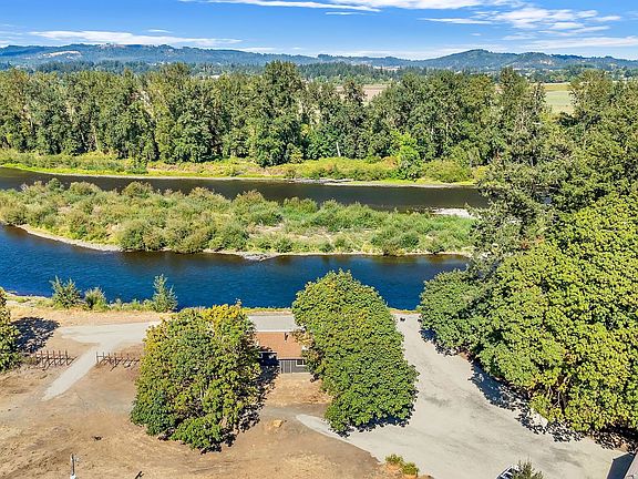 5th image of 39601 Santiam Bluffs Rd NE