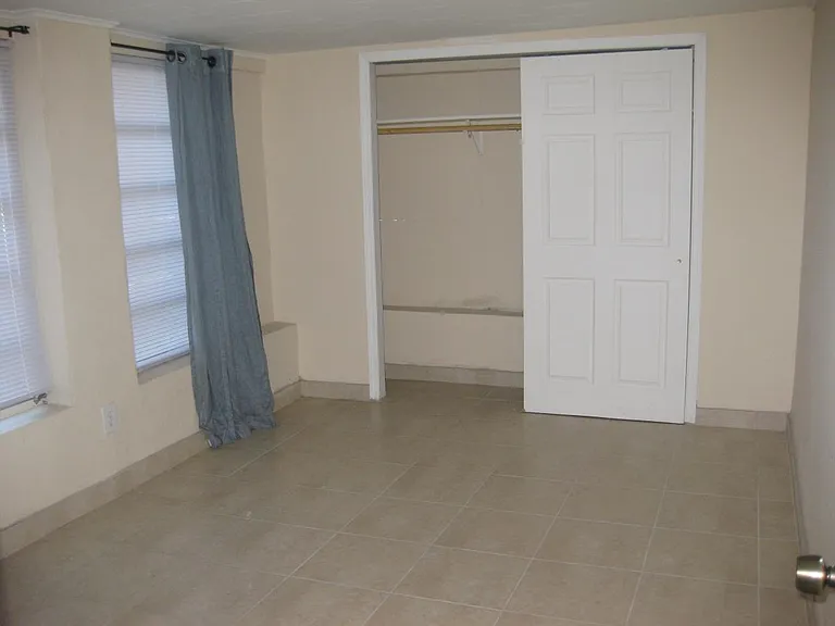 5900 Hope St — Photo 2