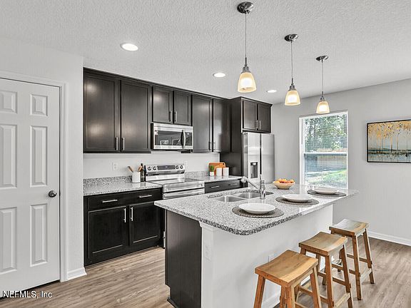 5th image of 8082 SUSIE Street