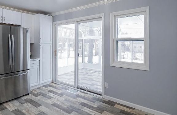 5th image of 1327 Capital Ave SW