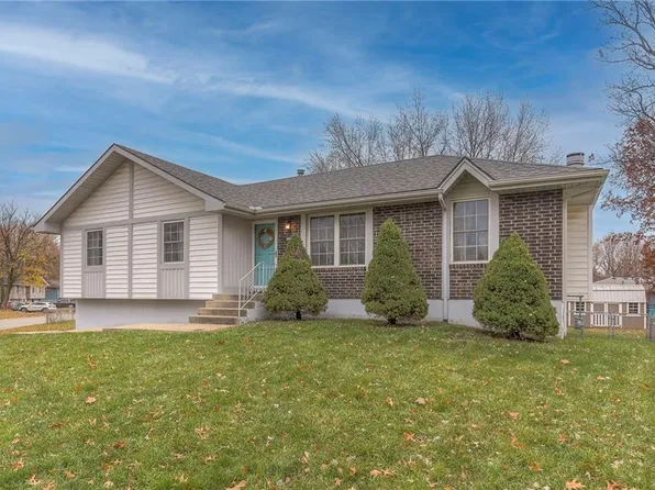 1601 SE Oak St, Oak Grove, MO 64075