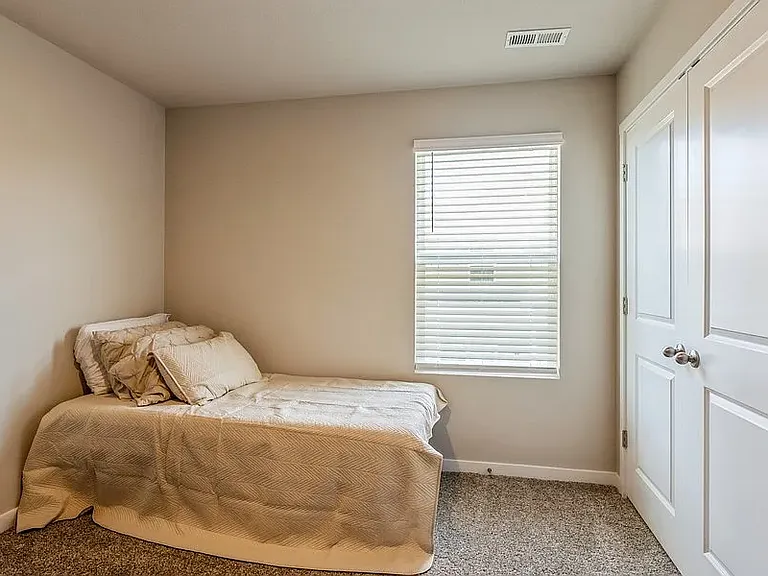 3319 NW Cedarwood Ln — Photo 6
