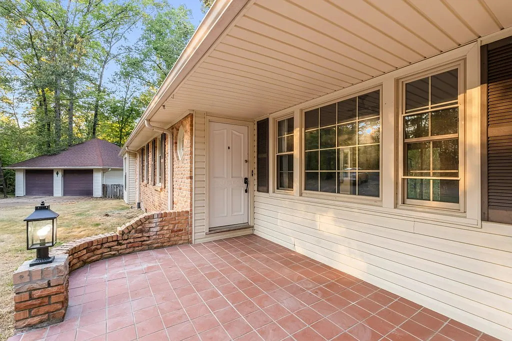 4 bed, 3.5 bath, 2433 sqft, $2,295 — Photo 4