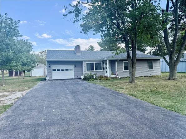 2116 S Lost Bridge Rd, Decatur, IL 62521