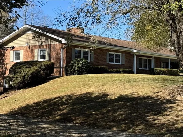 555 Dehart Community Ctr Rd, Hays, NC 28635