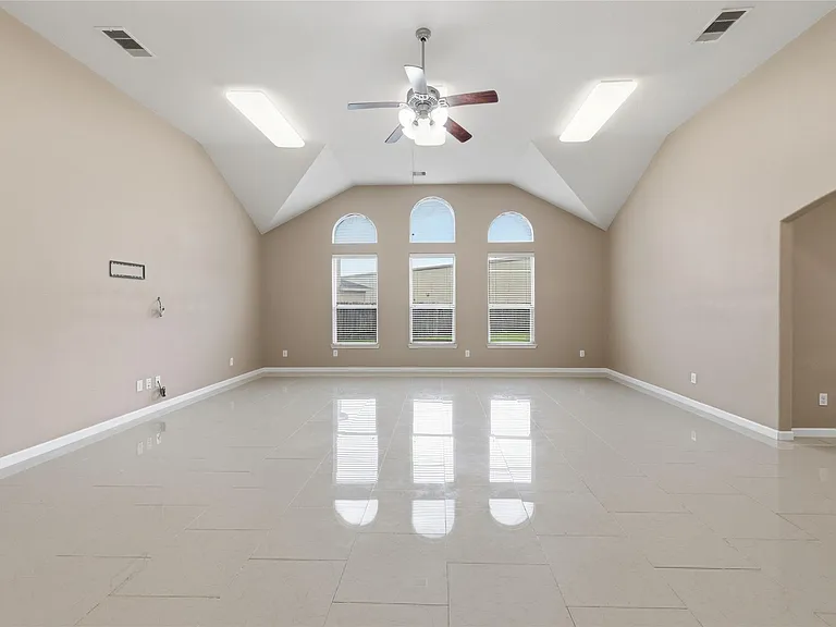 8234 Hall View Dr — Photo 8