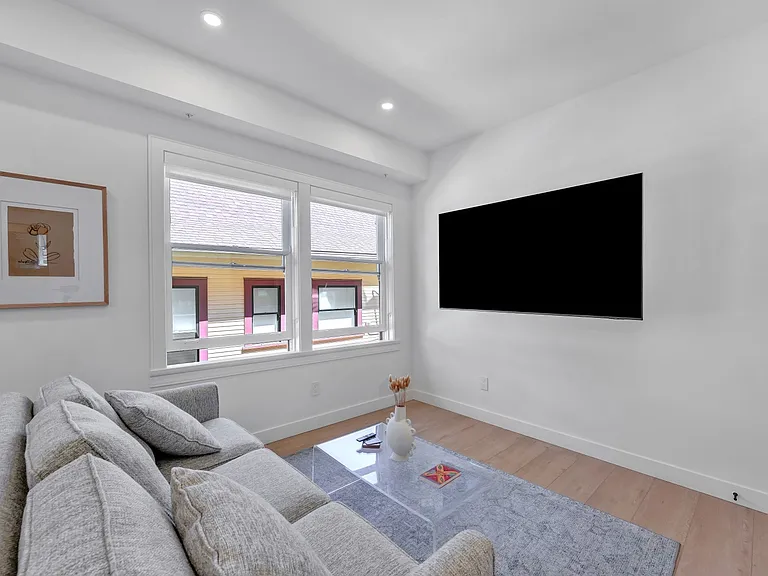 957 Nicola St #202 — Photo 18