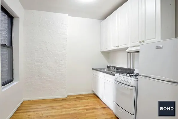 Rented by Bond New York | media 5