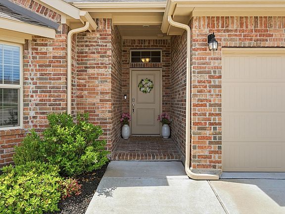 2nd image of 2360 Briscoe Ranch Dr