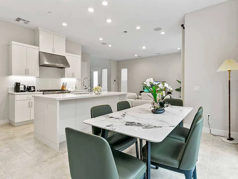 181 Pin Ln — Photo 6