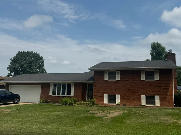 950 Knottingham Dr, Ottawa, IL 61350