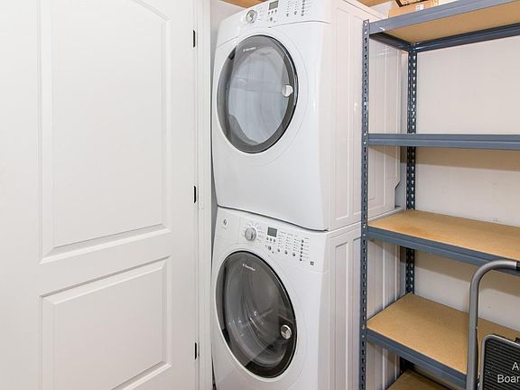5th image of 121 W Kingsley St #405