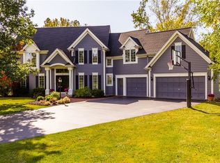 19 Fall Meadow Dr, Pittsford, NY 14534