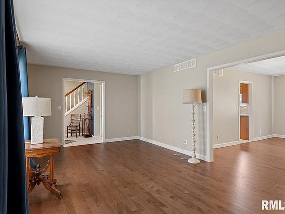 4th image of 2900 Mill Point Ct