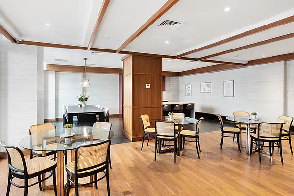 Rented by Greystar | media 19