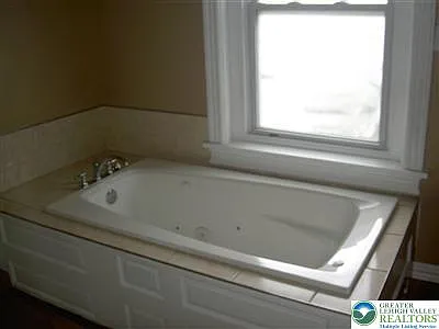 110 E Raspberry St — Photo 15
