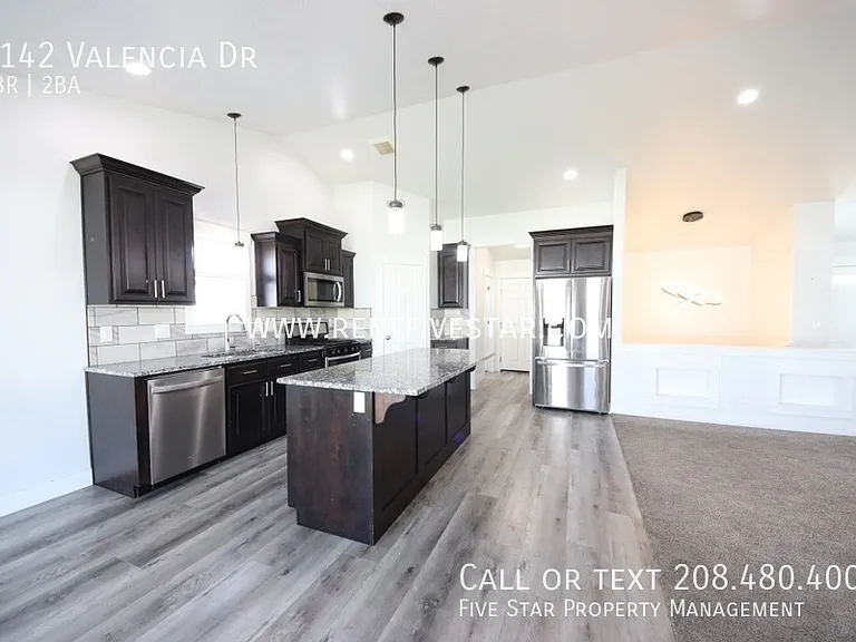 1142 Valencia Dr — Photo 5