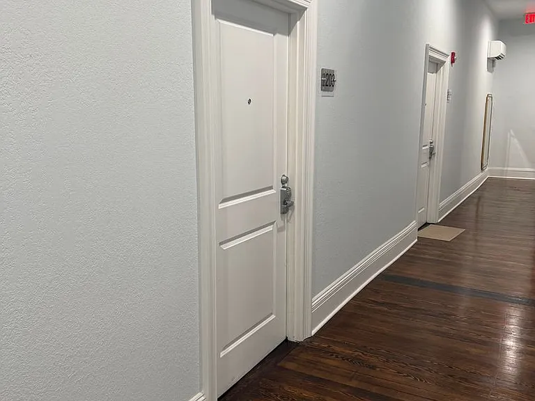 127 W Main St — Photo 2