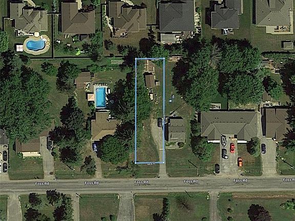 2nd image of 815 Foss Rd