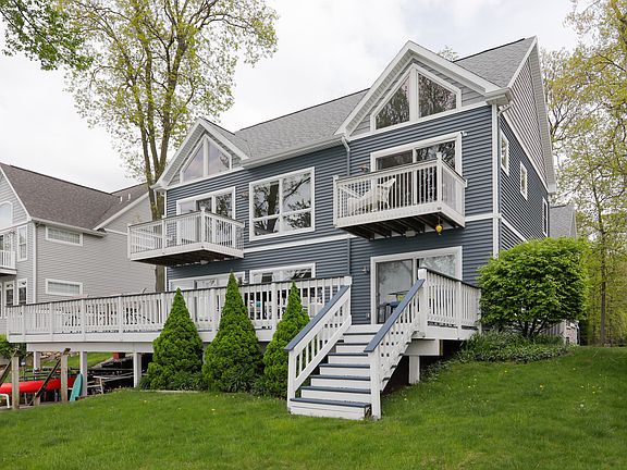 2nd image of 3053 Woodhams Ave