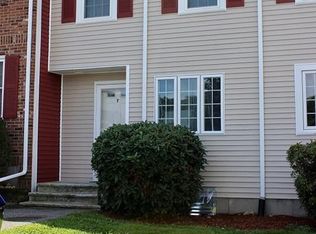 33 Fox Meadow Rd APT F, Leominster, MA 01453