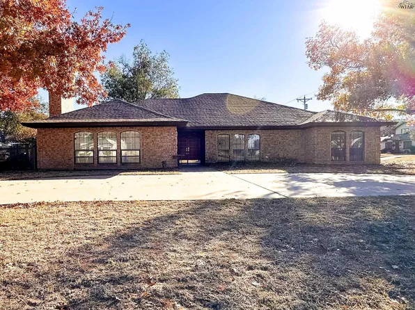 2427 Paradise St, Vernon, TX 76384