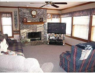 5th image of 194 Hampshire Dr