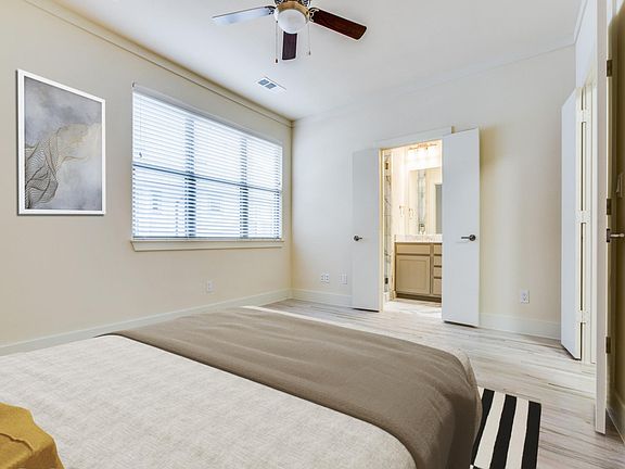 5th image of 2900 Douglas Ave #5