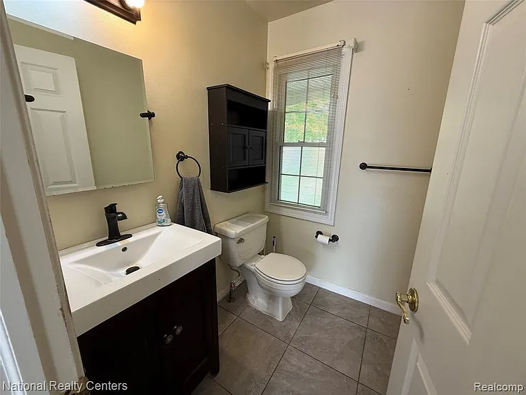 5164 Crowfoot Dr — Photo 18