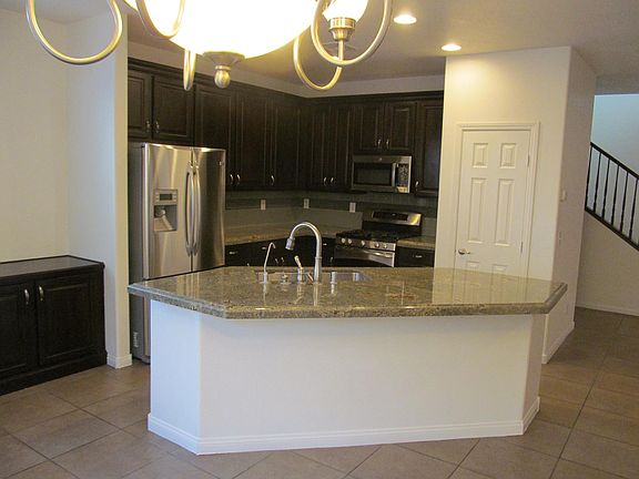 4th image of 2746 Sunrise Bluff Dr
