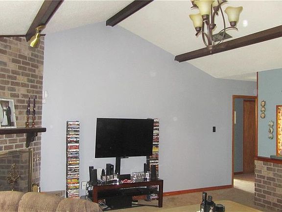 4th image of 1804 Green Oaks Dr