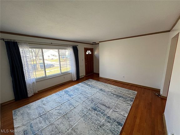 3rd image of 18605 Flamingo Ave