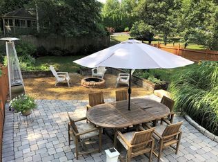 11 Dawn St, Blackstone, MA 01504