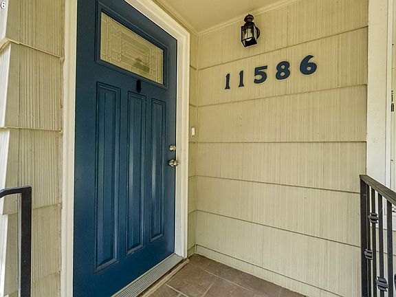 4th image of 11586 SE Powell Ct