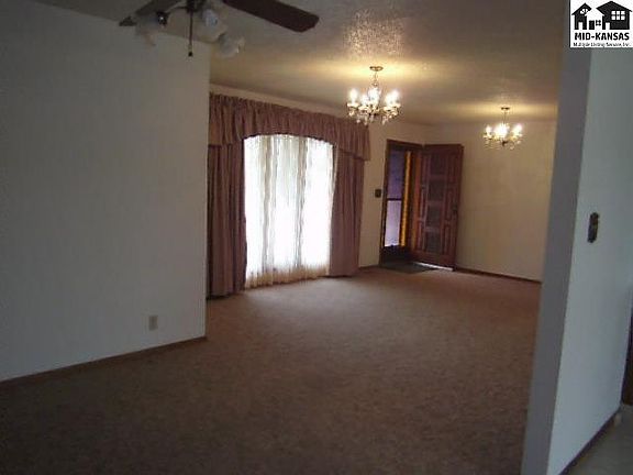 2nd image of 32 E Williams Ave