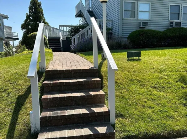 35 Library Avenue #2L, Westhampton Beach, NY 11978