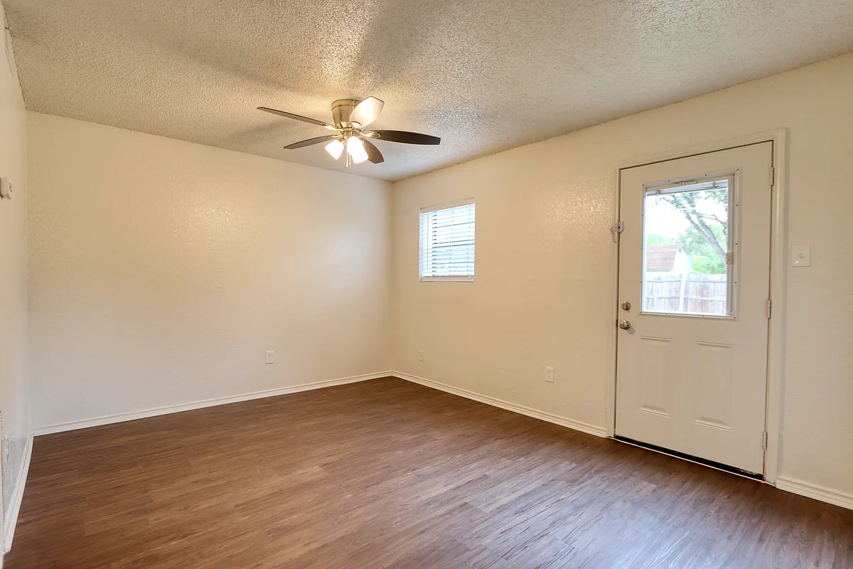 Building Photo - Summercrest Duplexes