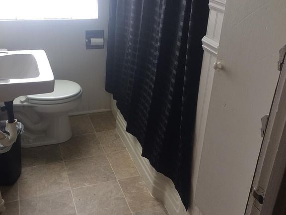 2nd image of 503 E Water St