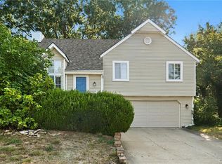 1036 S Lindenwood Dr, Olathe, KS 66062