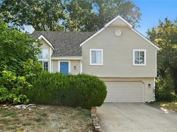 1036 S Lindenwood Dr, Olathe, KS 66062