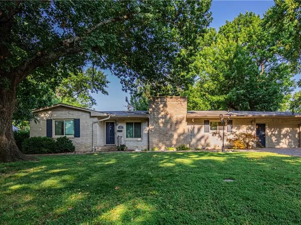 1324 S Oak St, Ottawa, KS 66067