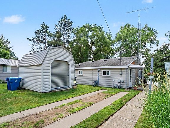 5th image of 6736 Ridge Rd