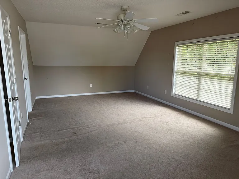 492 Glenshire Ln — Photo 21