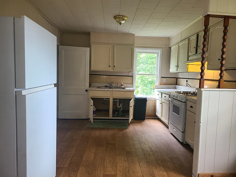 140 Mullens St — Photo 5