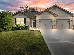 502 Indian Lake Dr, Wright City, MO 63390
