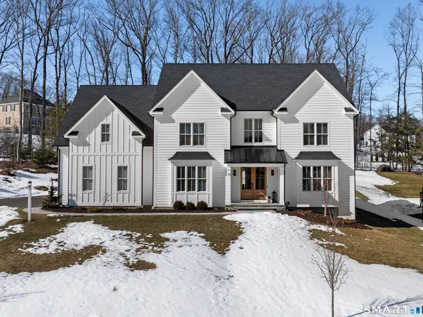 8 Gateshead Way, Farmington, CT 06085