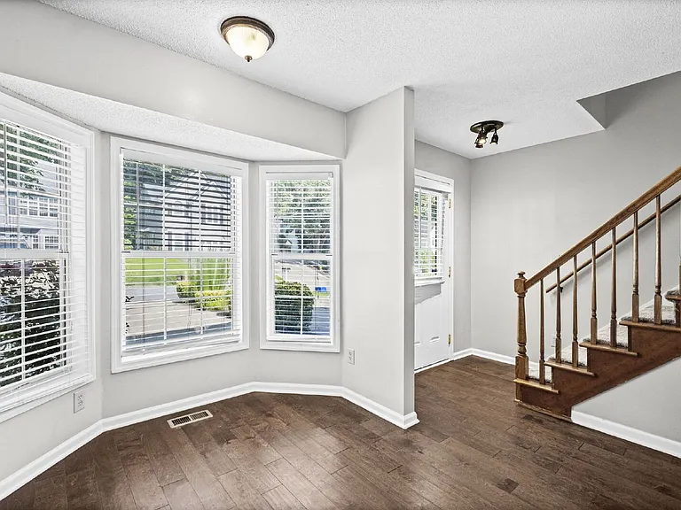 5180 Laurel Bridge Ct SE — Photo 11
